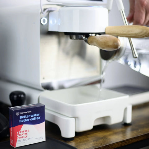 Using coffee water minerals with espresso machine for better extraction